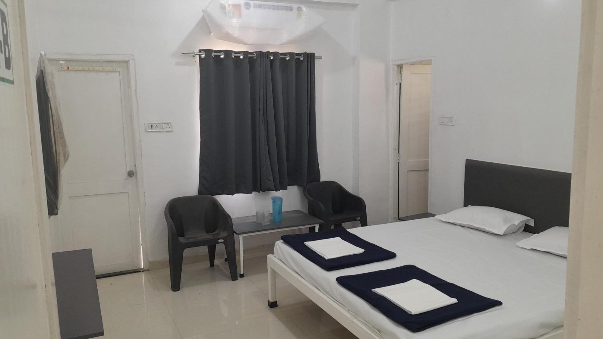 Hotel Gulati Suites Washim Екстер'єр фото